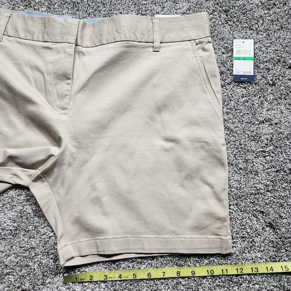 IZOD Khaki Bar Harbor Shorts Size 18 - Picture 6 of 12